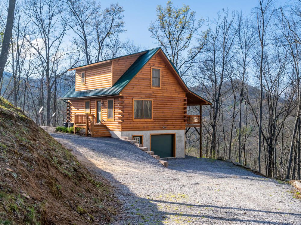 Majors Estate: 1610 Perth Rd, Clyde, NC 28721